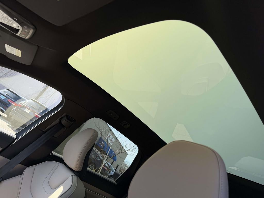 New 2026 Volvo EX90 Plus image 17