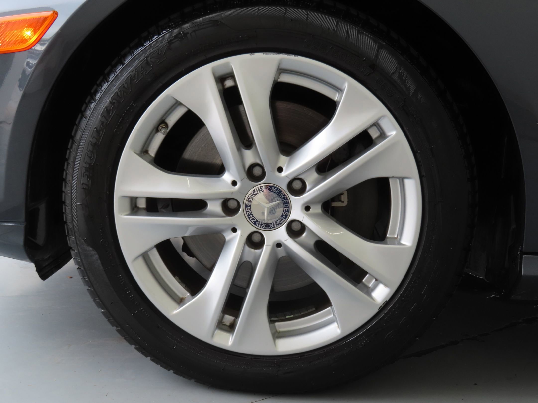 Used 2011 Mercedes-Benz E 350 Sedan image 27