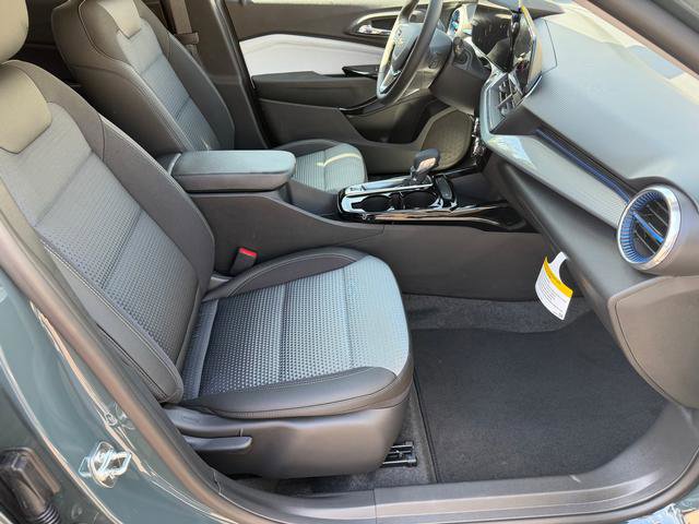 New 2025 Chevrolet Trax LT w/ LT Convenience Package image 13