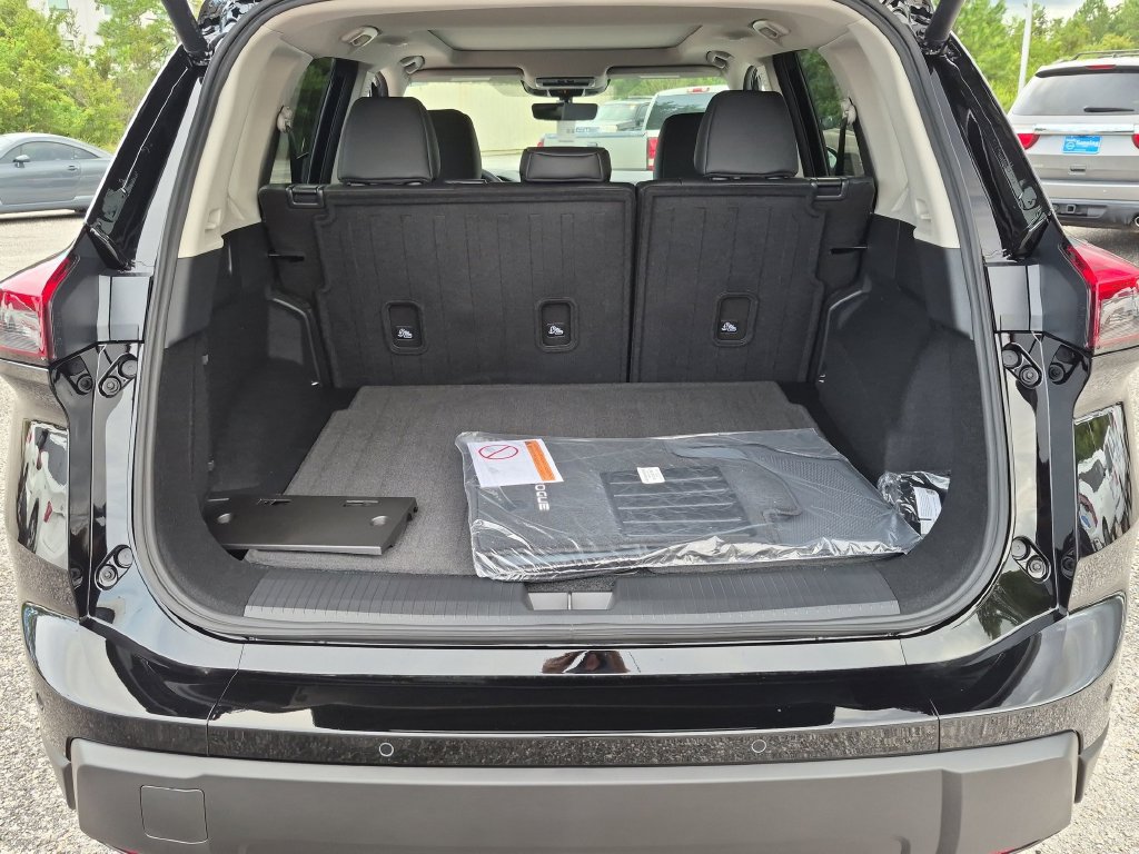 New 2026 Nissan Rogue Dark Armor AWD/4WD image 30