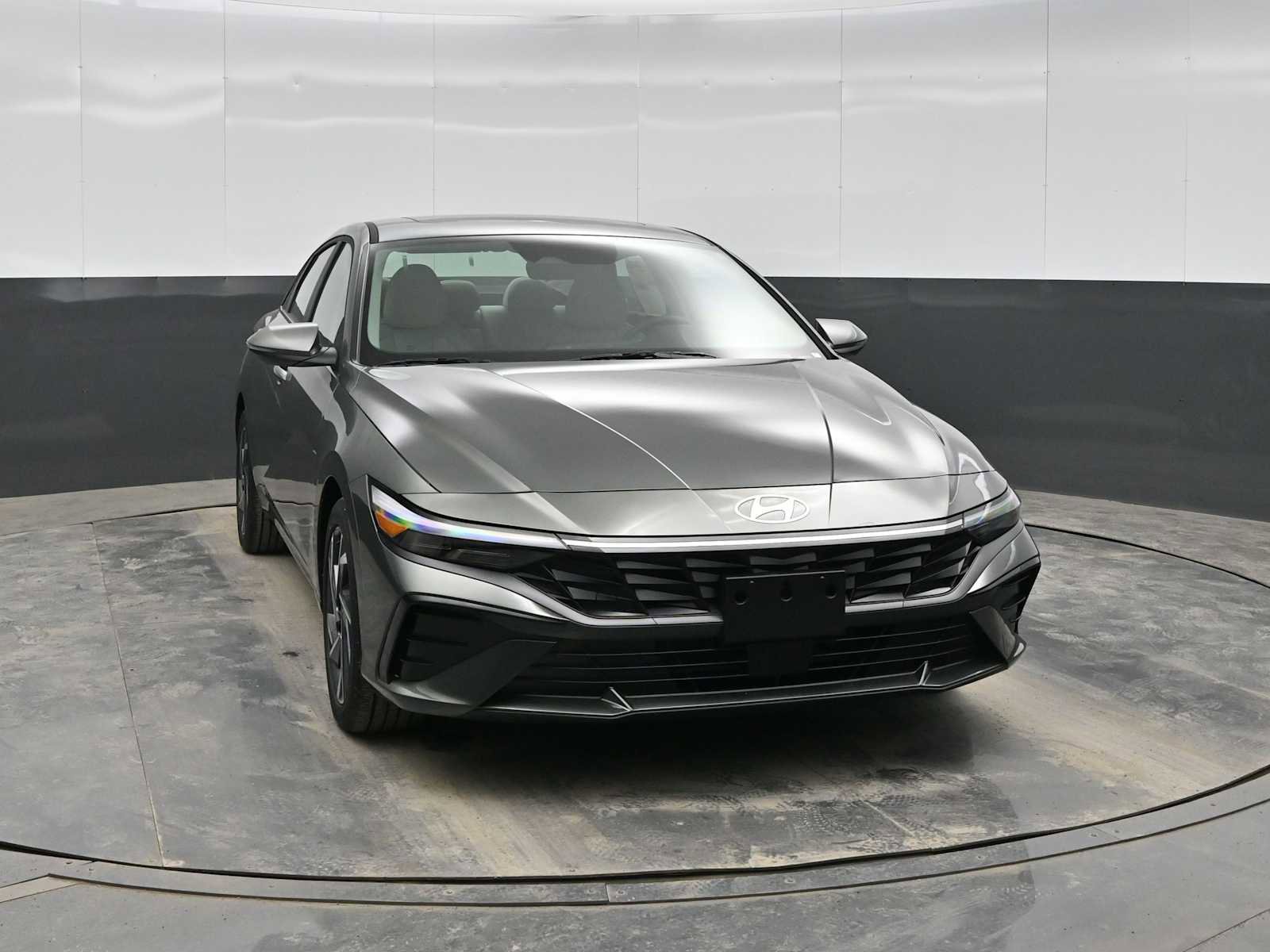 New 2026 Hyundai Elantra Limited video 2