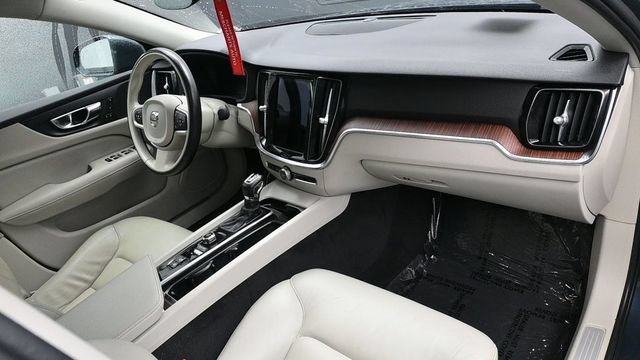 Used 2021 Volvo S60 T6 Momentum AWD/4WD image 11