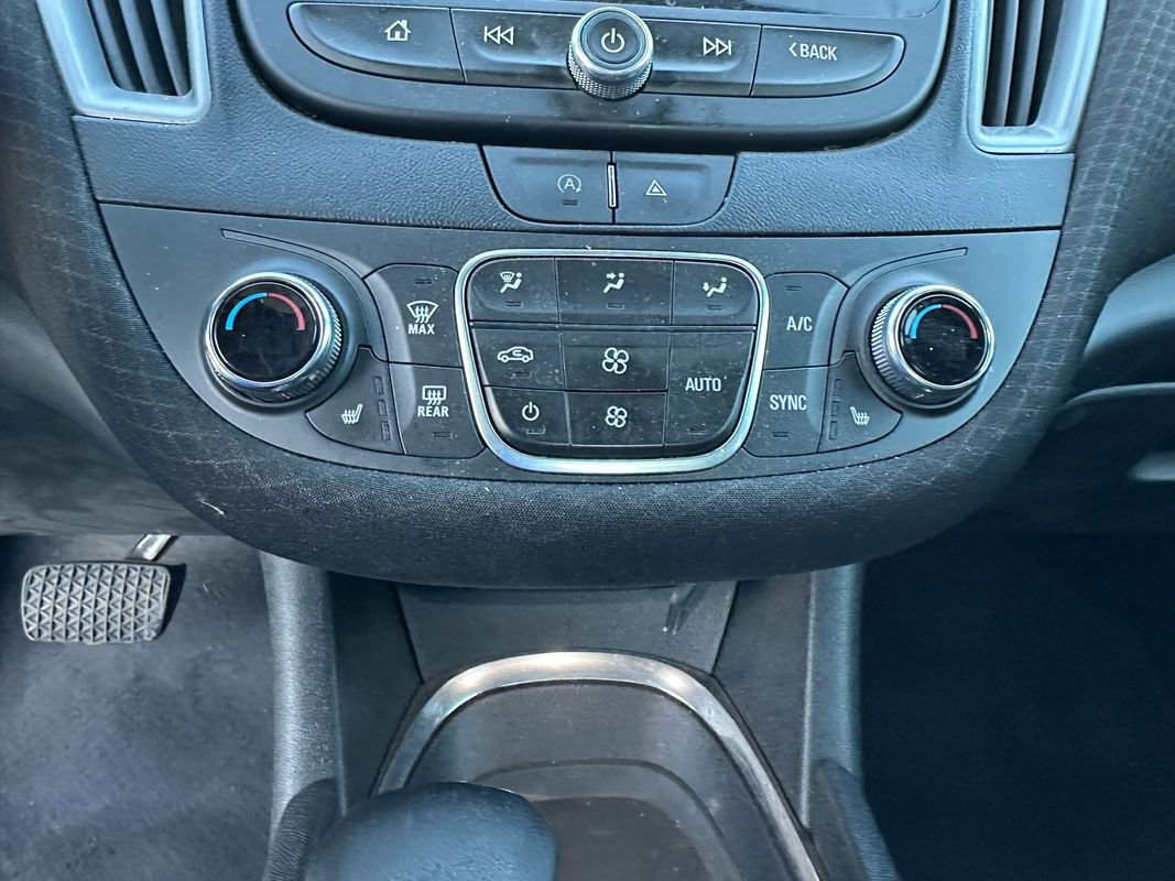 Used 2023 Chevrolet Malibu LT image 41