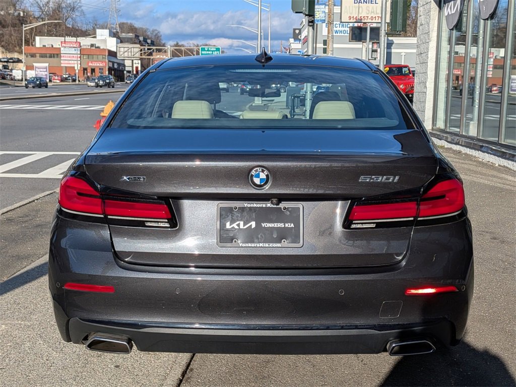Used 2023 BMW 530i xDrive w/ Premium Package image 7