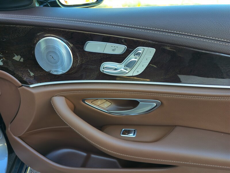 Used 2017 Mercedes-Benz E 300 image 23