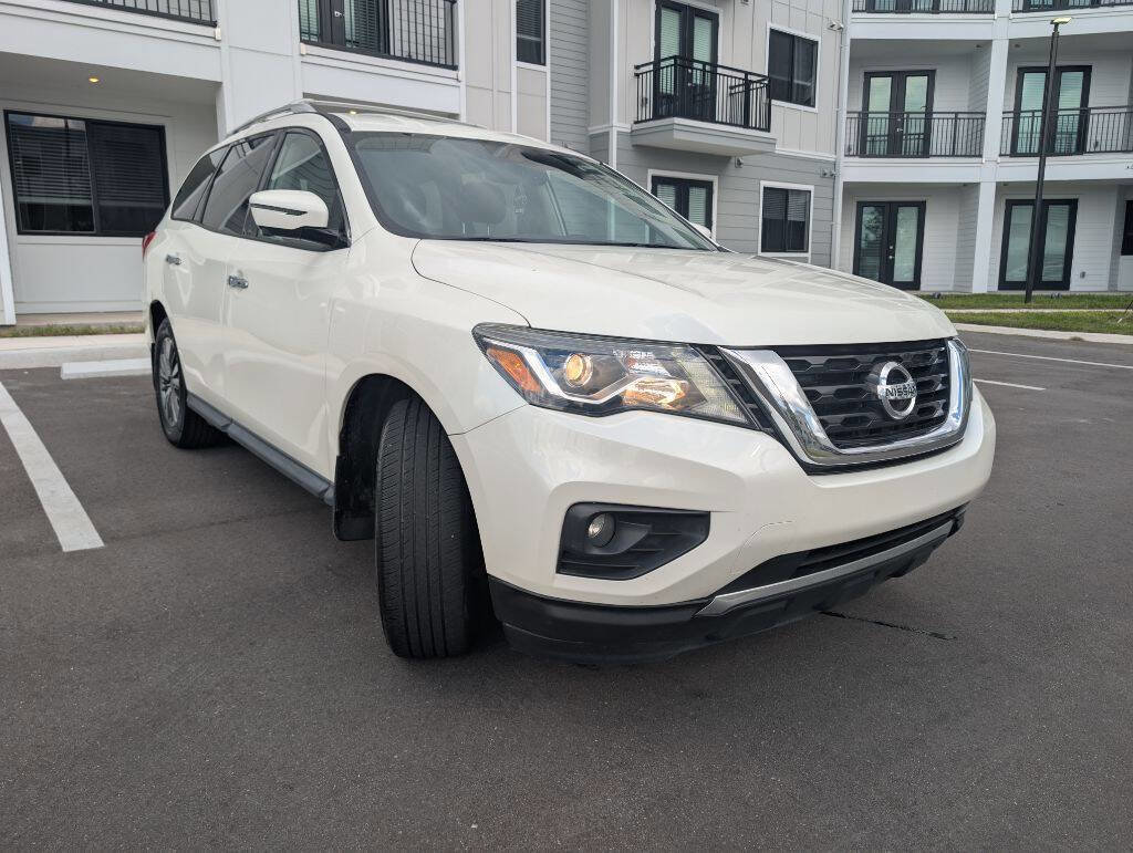 Used 2018 Nissan Pathfinder SL w/ Cargo Package image 3