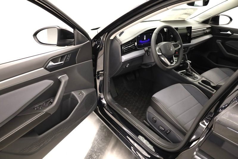 New 2026 Volkswagen Jetta SE image 9