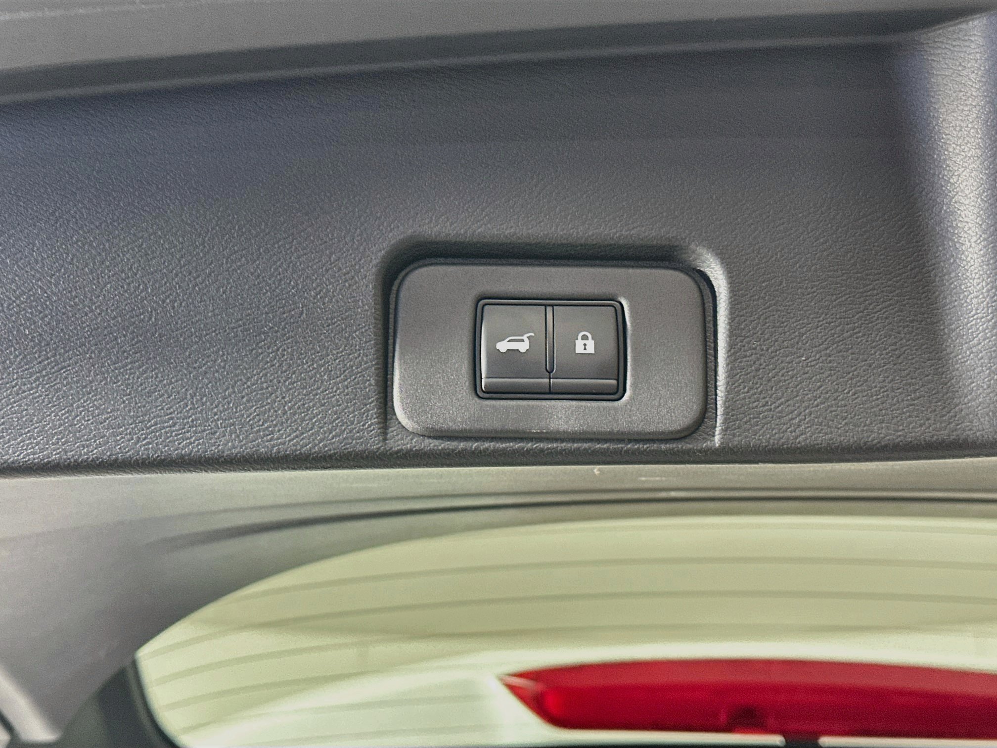 Used 2024 Nissan Rogue Platinum w/ Platinum Premium Package FWD image 31