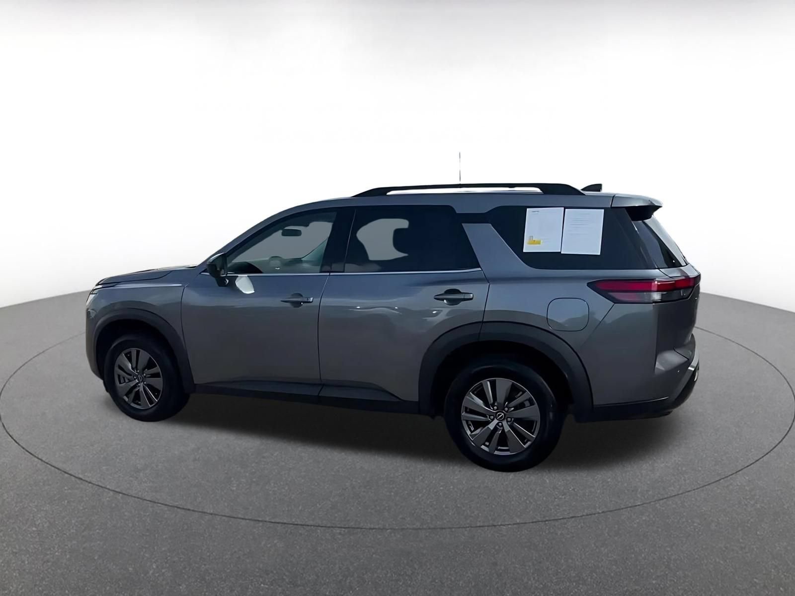 Used 2026 Nissan Pathfinder SV FWD image 10