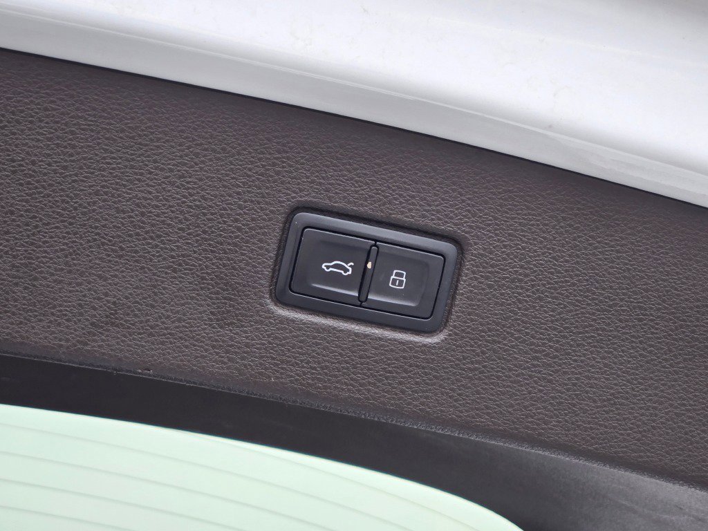 Used 2017 Audi Q7 3.0T Premium Plus w/ Premium Plus Package image 14