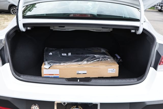 Certified 2025 Hyundai Elantra SEL FWD image 29
