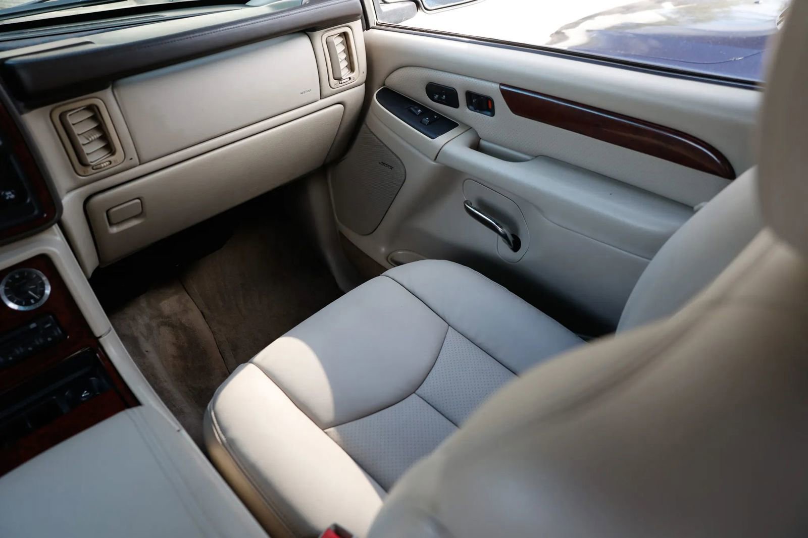 Used 2005 Cadillac Escalade EXT image 22