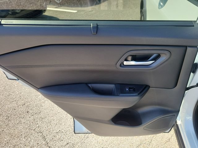 Certified 2024 Nissan Rogue SV w/ SV Premium Package FWD image 11