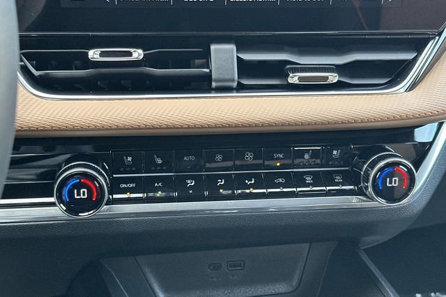 New 2026 Chevrolet Equinox ACTIV w/ Convenience Package III image 26