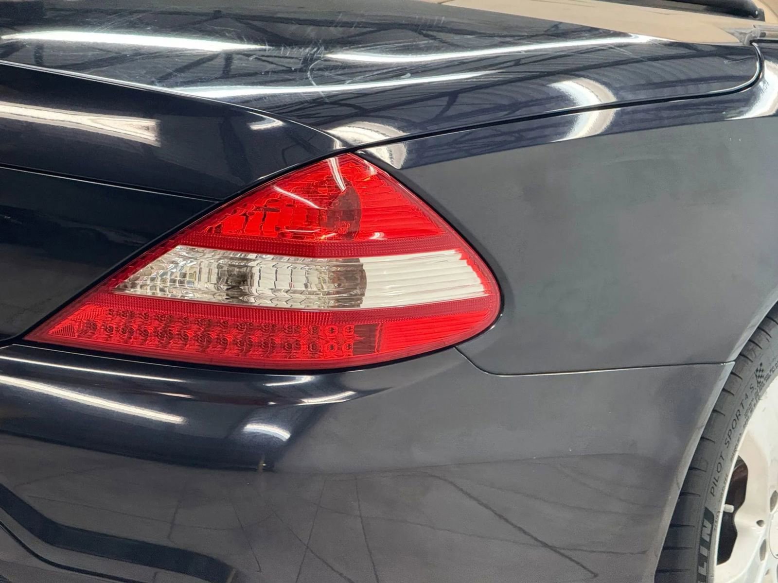 Used 2009 Mercedes-Benz SL 550 w/ Premium I Pkg image 10