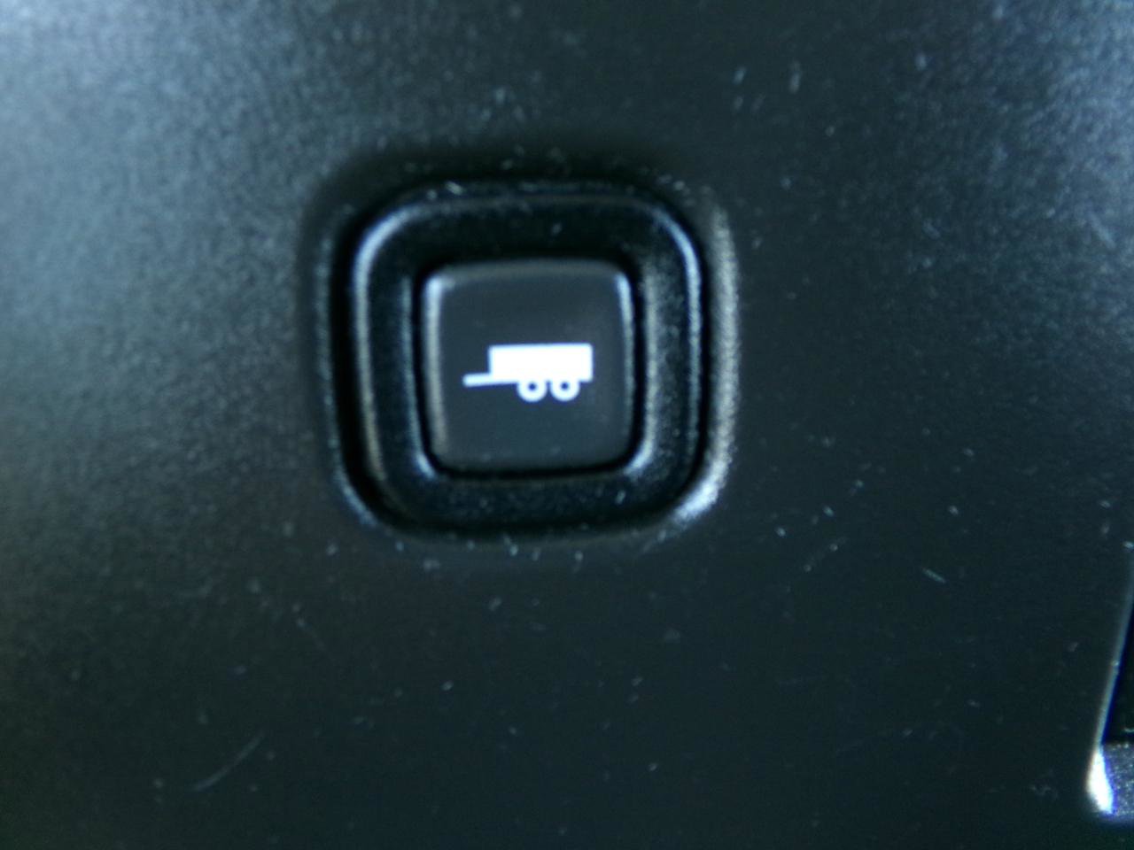 Used 2018 GMC Savana 3500 LS w/ Cold Climate Package RWD image 18