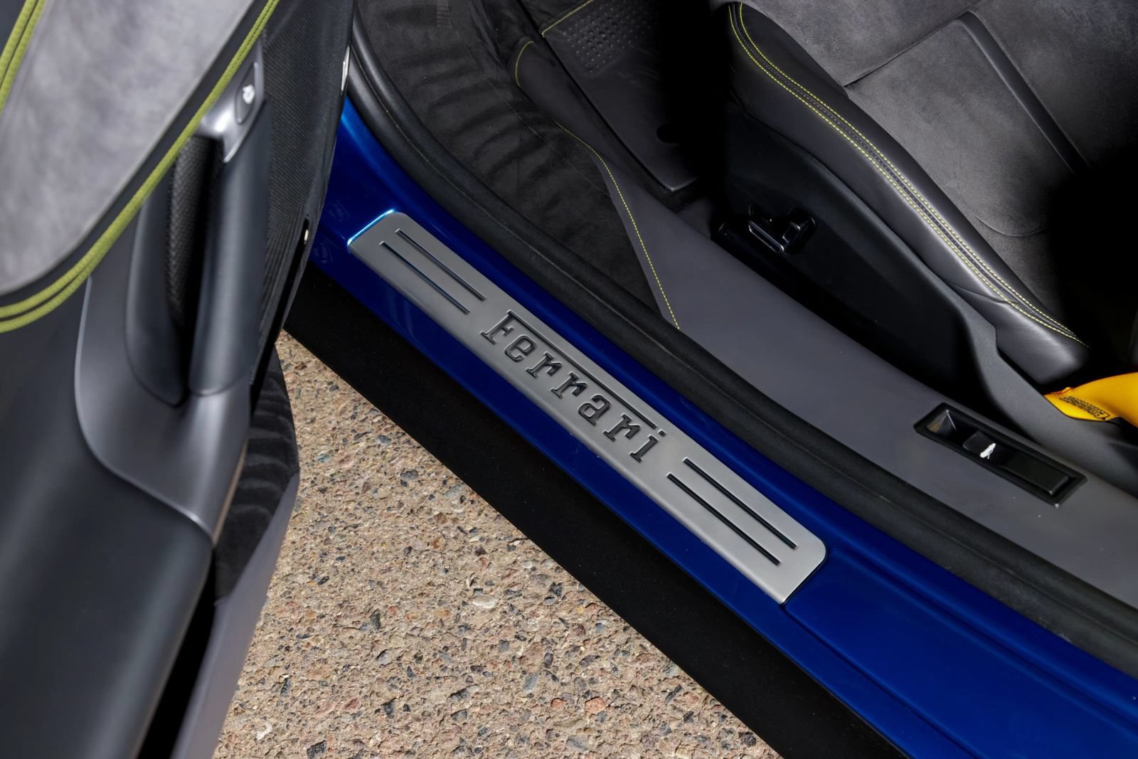 Used 2023 Ferrari SF90 Spider AWD/4WD image 96