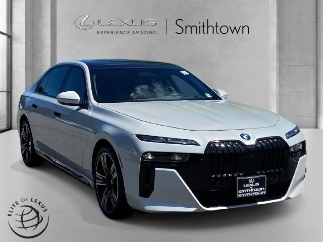 Used 2023 BMW 760i xDrive w/ Executive Package