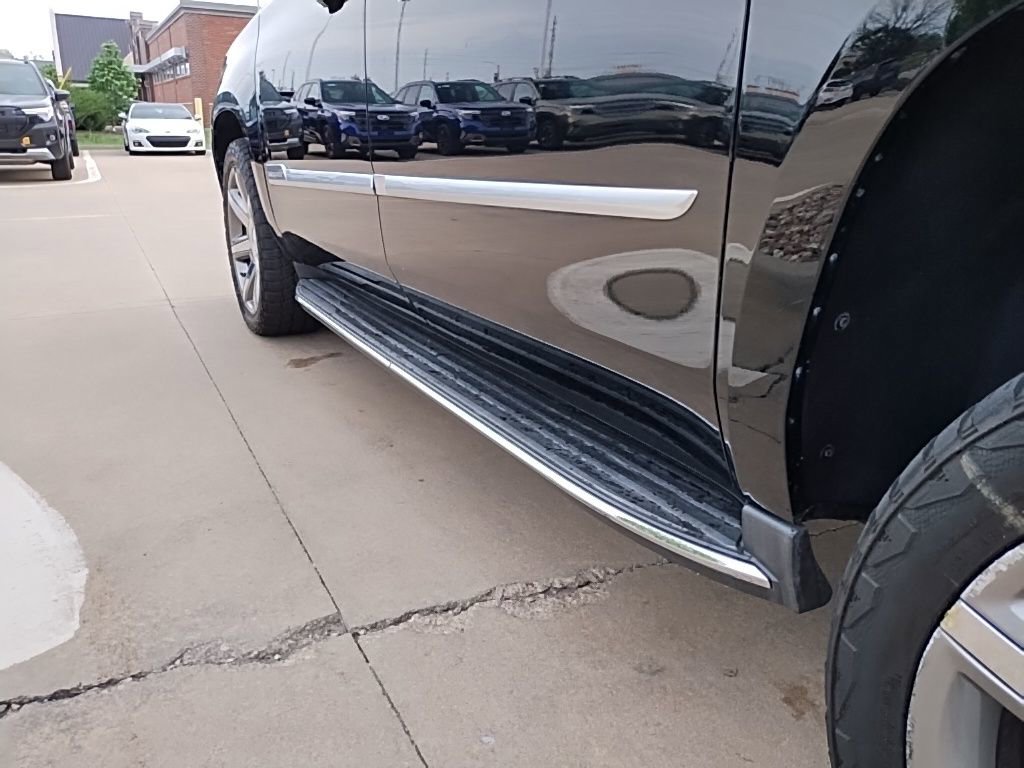 Used 2018 Cadillac Escalade ESV Premium Luxury AWD/4WD image 18