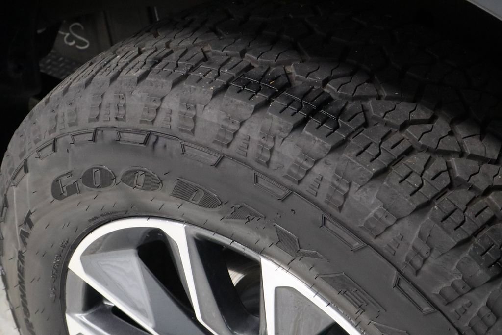 Used 2024 Chevrolet Silverado 1500 LT image 20