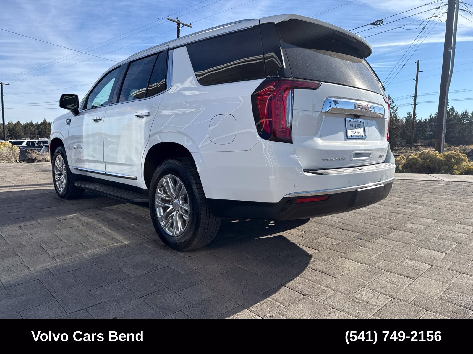 Used 2023 GMC Yukon SLT w/ SLT Premium Package AWD/4WD image 5