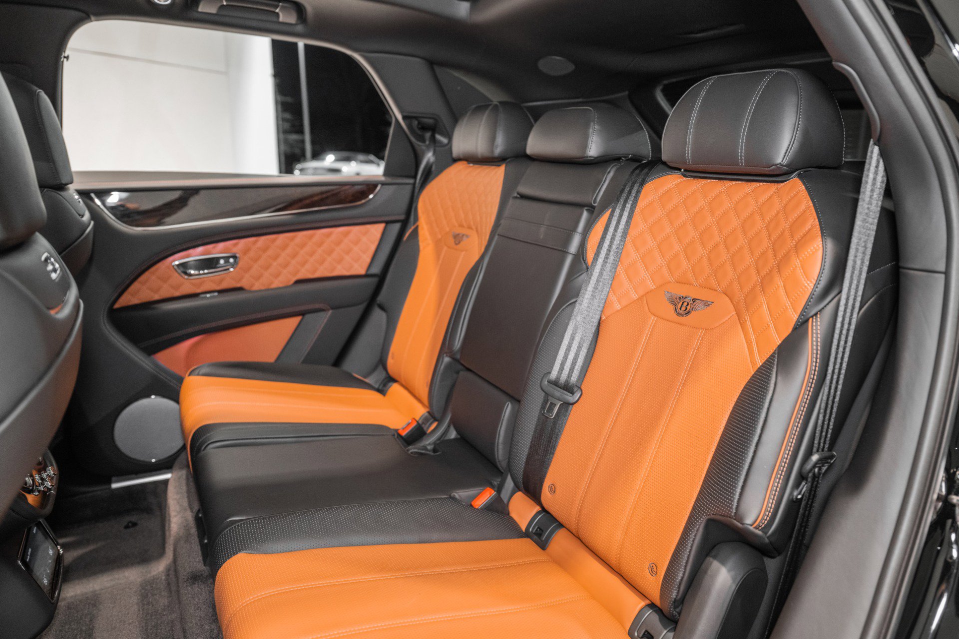 Used 2022 Bentley Bentayga image 23