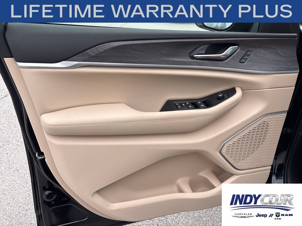 New 2026 Jeep Grand Cherokee Limited AWD/4WD image 8