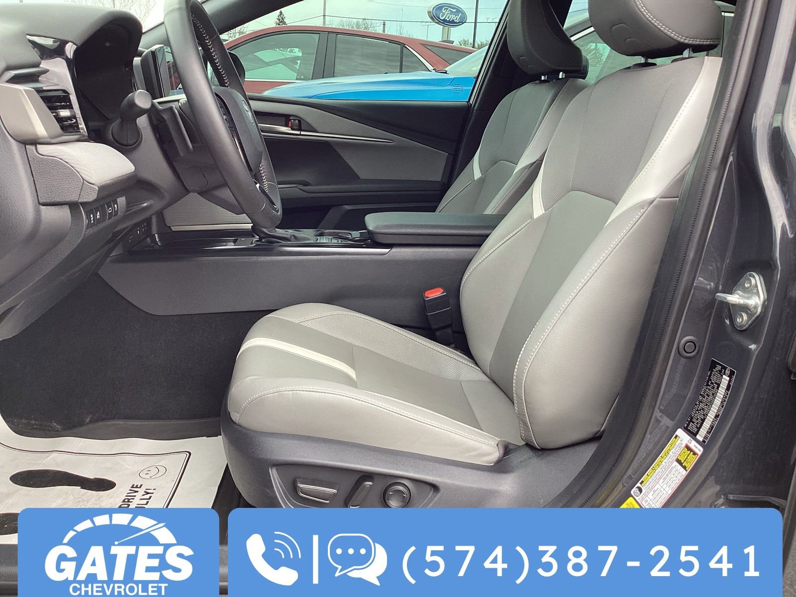 Used 2025 Toyota Camry SE AWD/4WD image 10