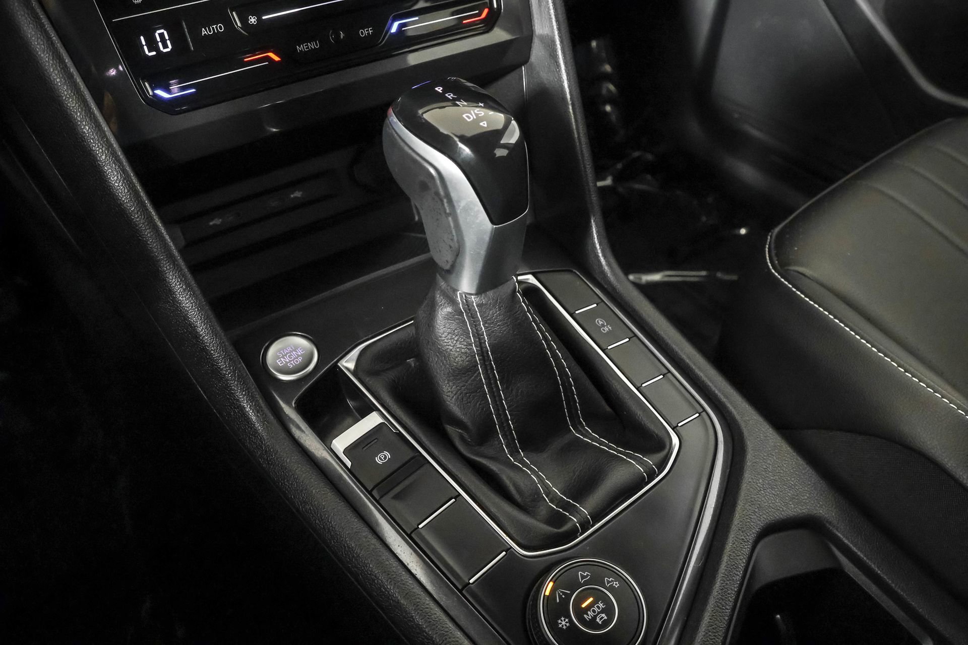 Used 2023 Volkswagen Tiguan SE image 31