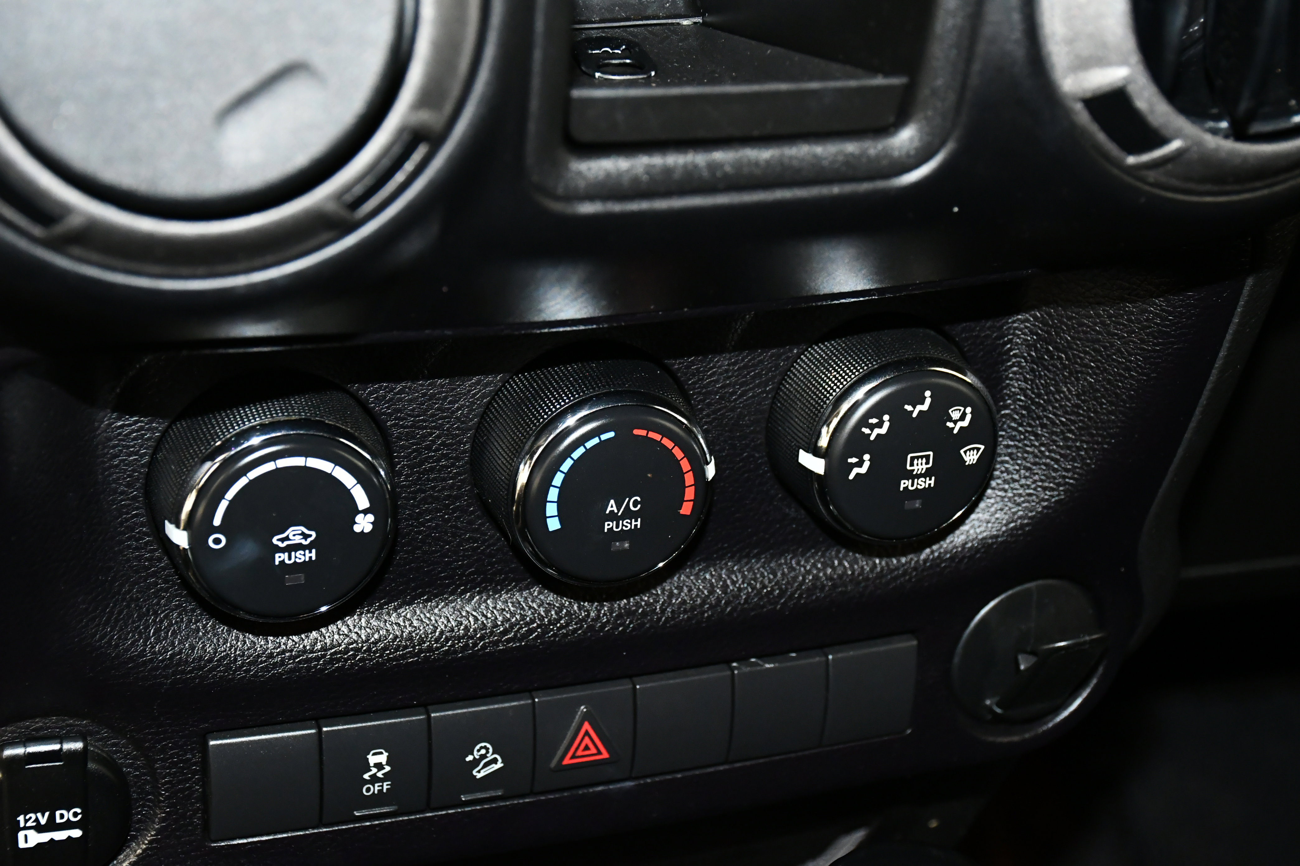 Used 2014 Jeep Wrangler Sport image 27