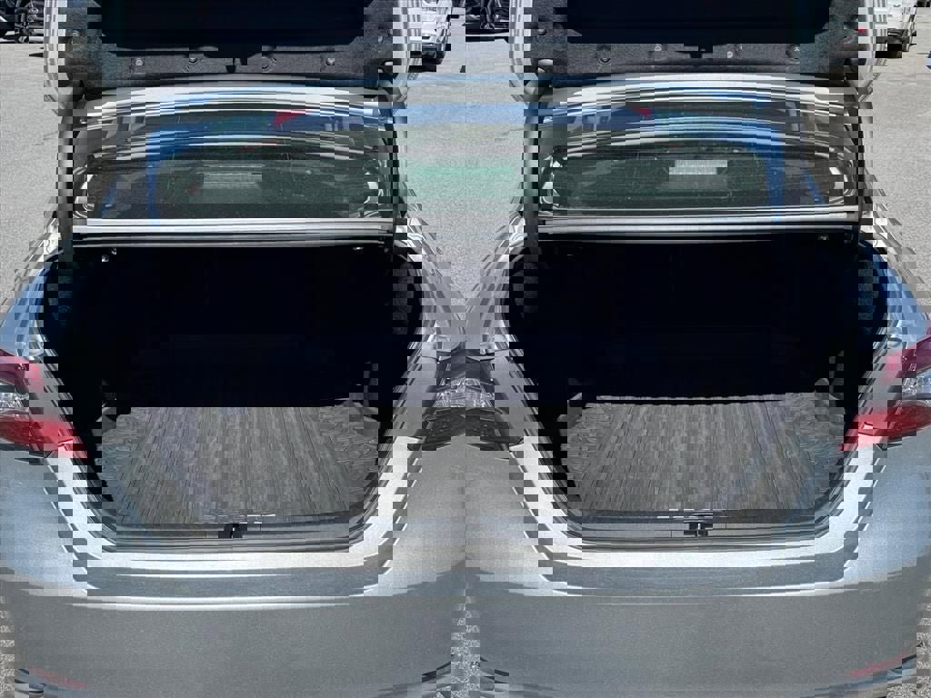 Used 2021 Toyota Camry XSE image 14