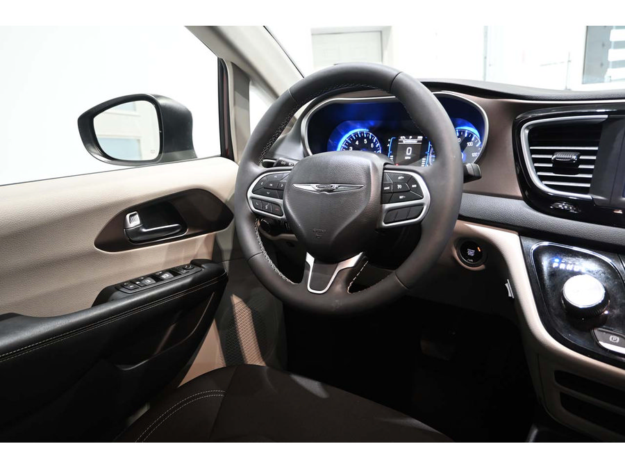 Used 2023 Chrysler Voyager LX FWD image 24