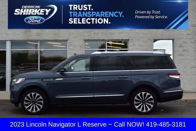 Used 2023 Lincoln Navigator L Reserve AWD/4WD image 2