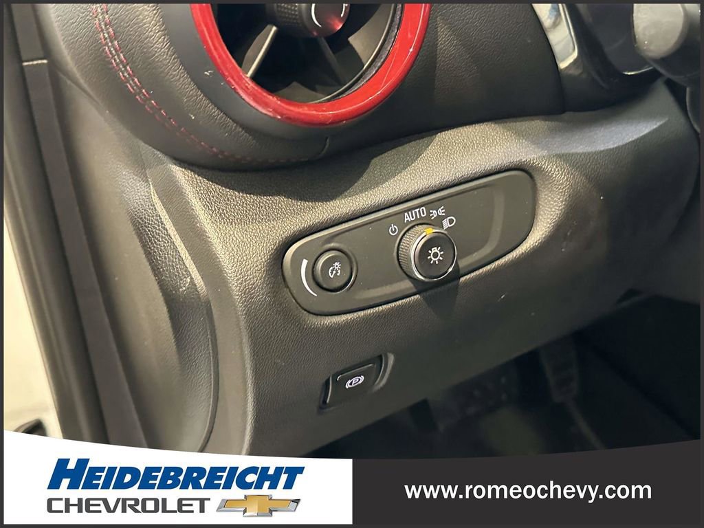 Used 2019 Chevrolet Blazer RS w/ Sun and Wheels Package image 23