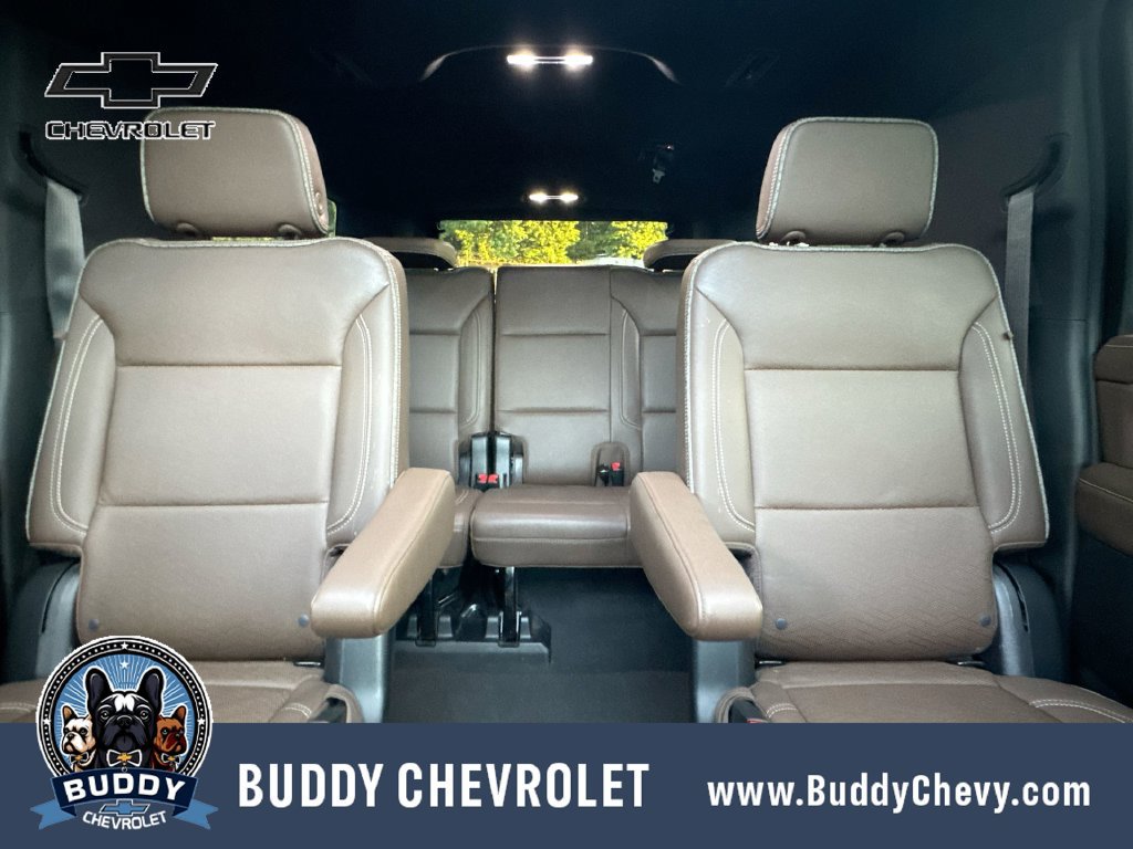 Used 2022 Chevrolet Suburban High Country w/ Premium Package AWD/4WD image 34