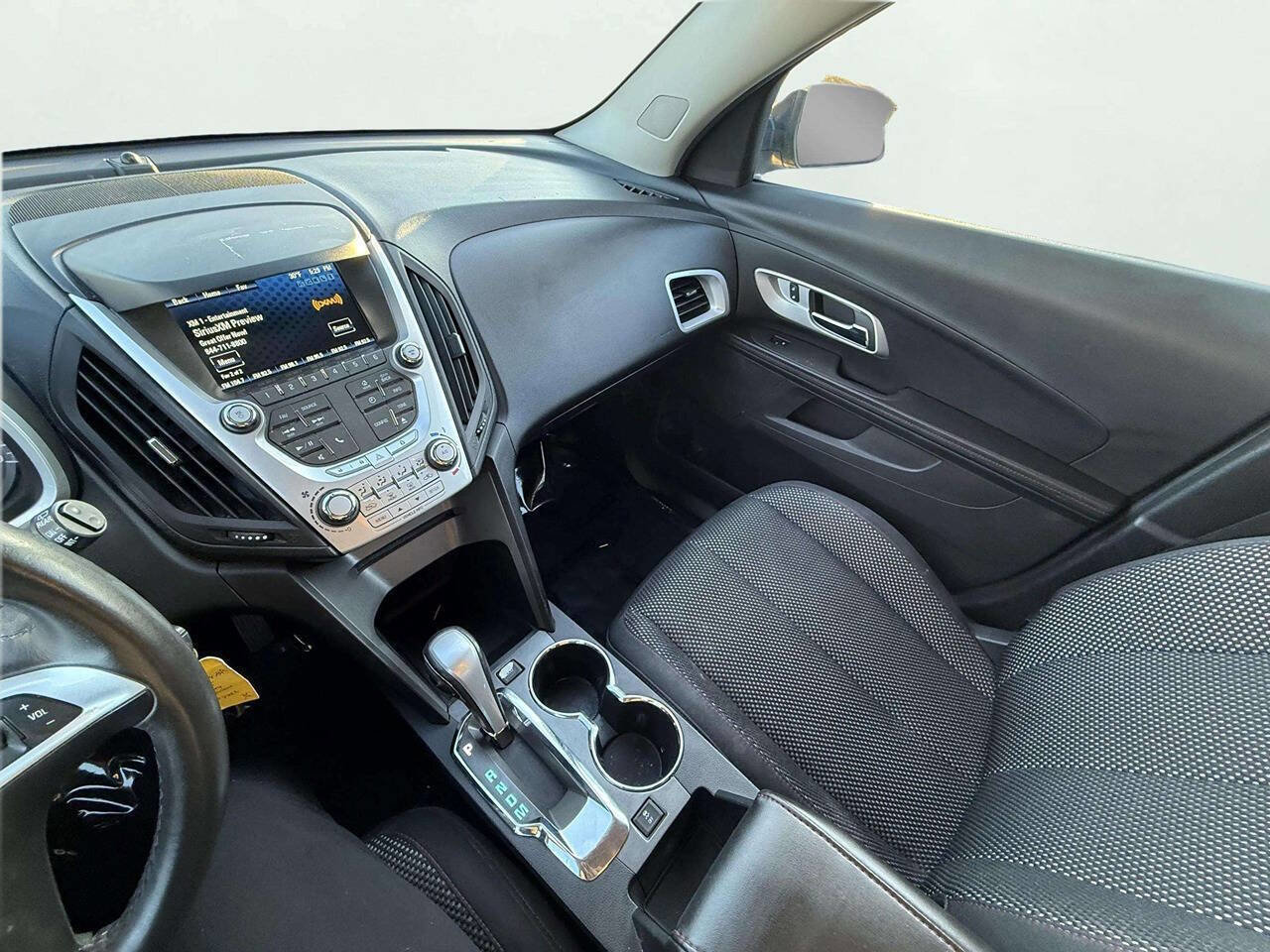 Used 2015 Chevrolet Equinox LT w/ Driver Convenience Package image 18