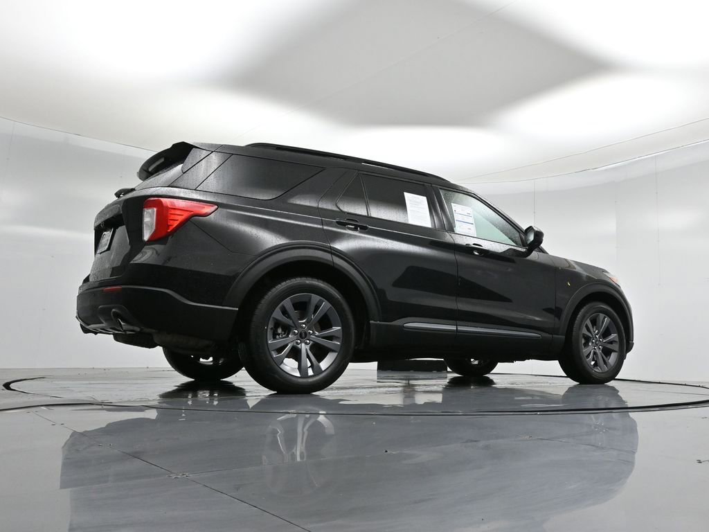 Certified 2022 Ford Explorer XLT w/ Equipment Group 202A image 54