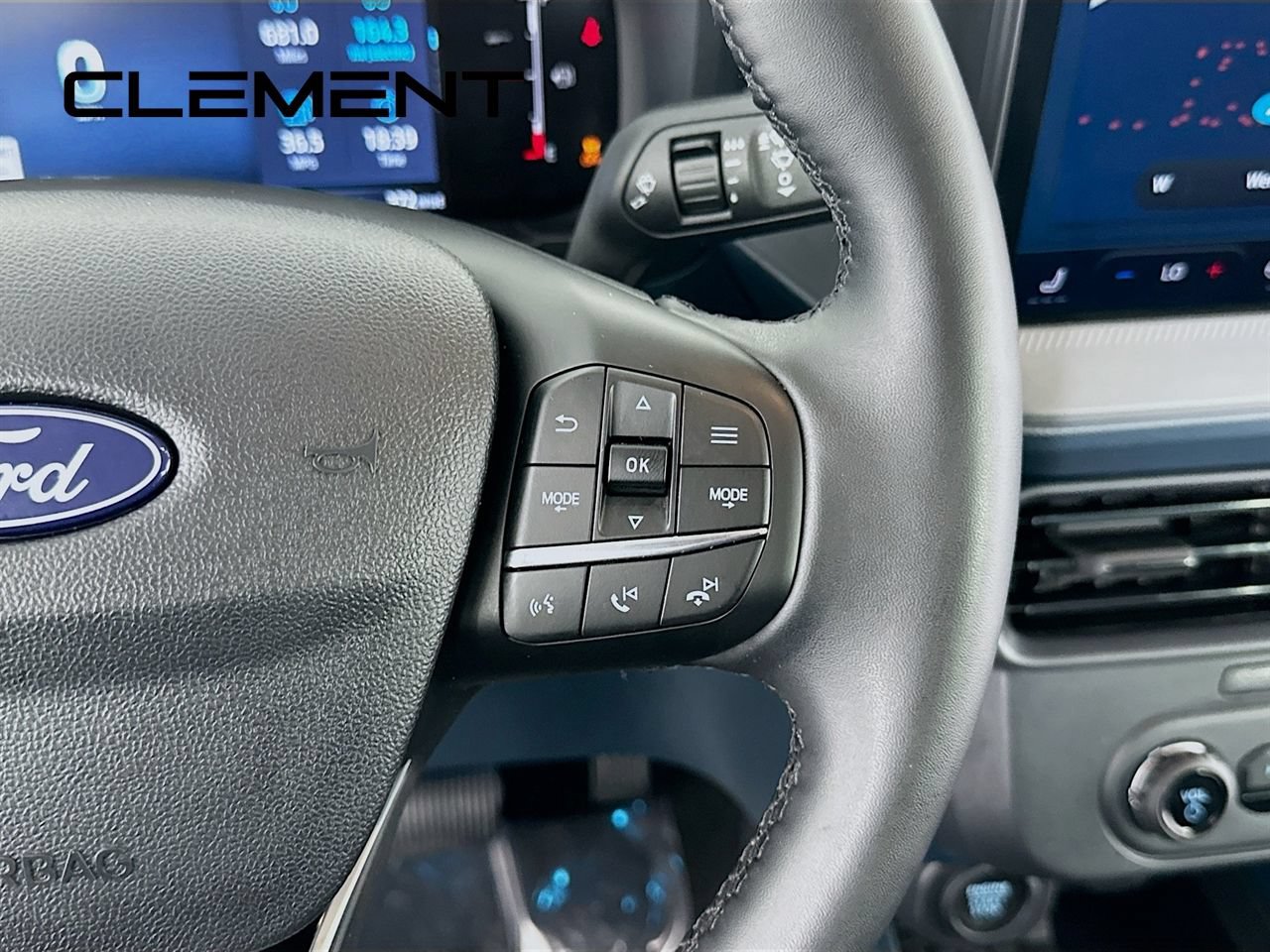 Certified 2025 Ford Maverick Lariat w/ Black Appearance Package AWD/4WD image 17