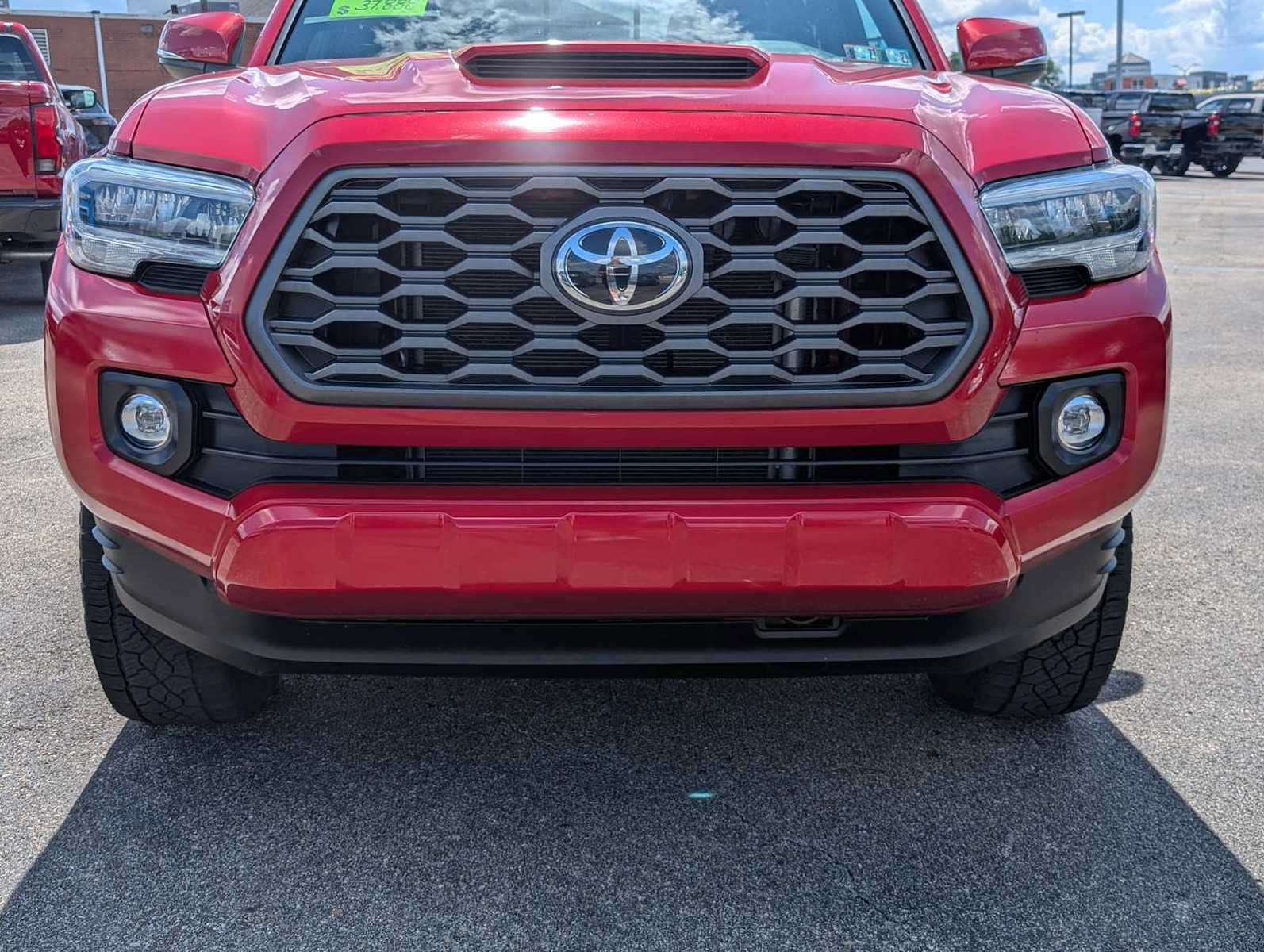 Used 2021 Toyota Tacoma TRD Sport w/ Technology Package AWD/4WD image 2