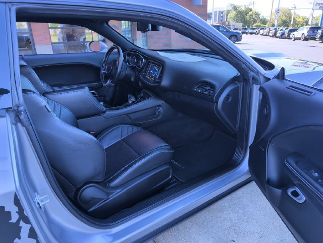 Used 2017 Dodge Challenger SRT w/ Technology Group RWD image 30