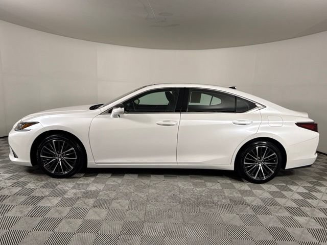 Used 2025 Lexus ES 350 w/ Premium Package FWD image 3