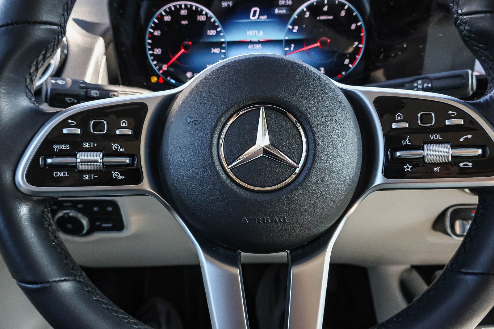 Used 2022 Mercedes-Benz GLB 250 image 33