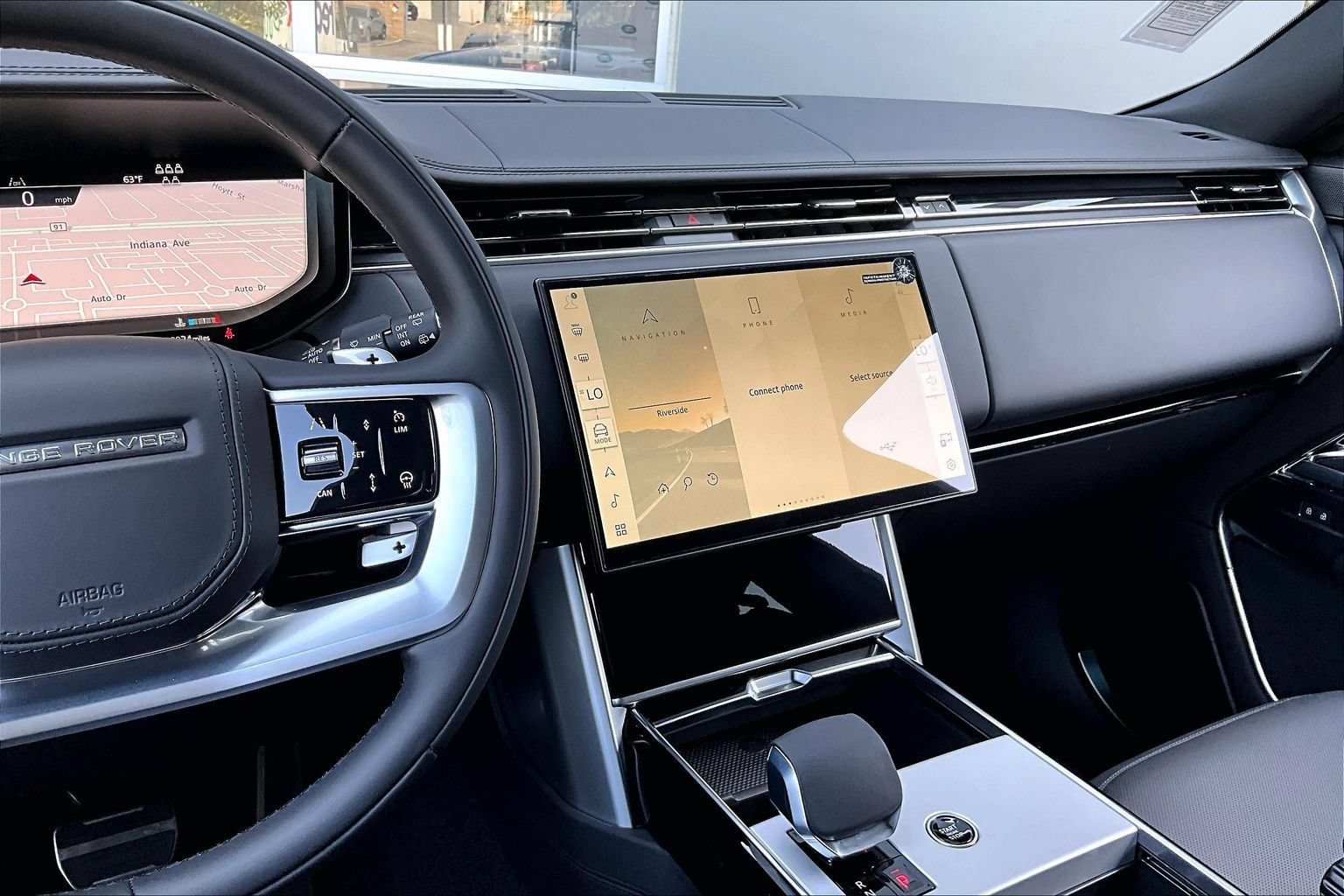 New 2026 Land Rover Range Rover Long Wheelbase SE AWD/4WD image 7
