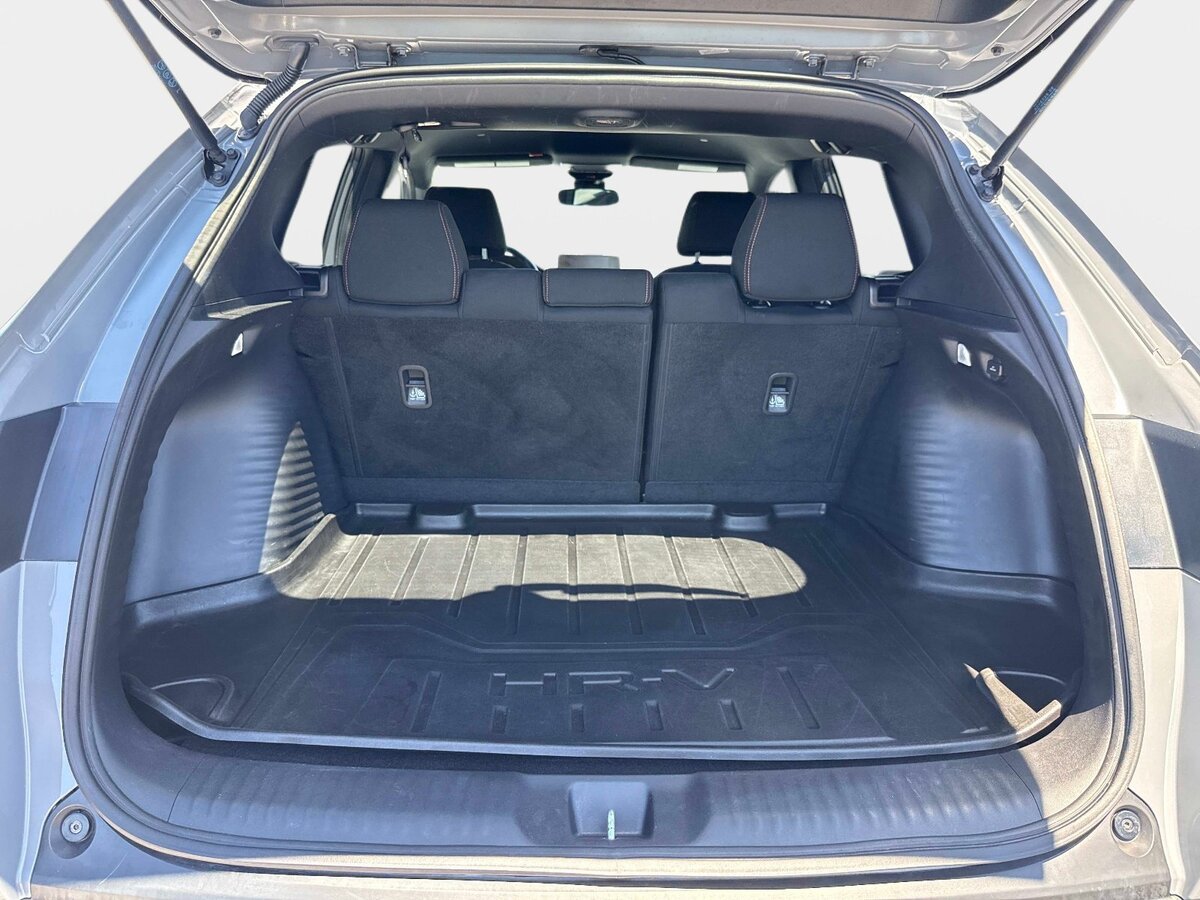 Certified 2025 Honda HR-V Sport image 9