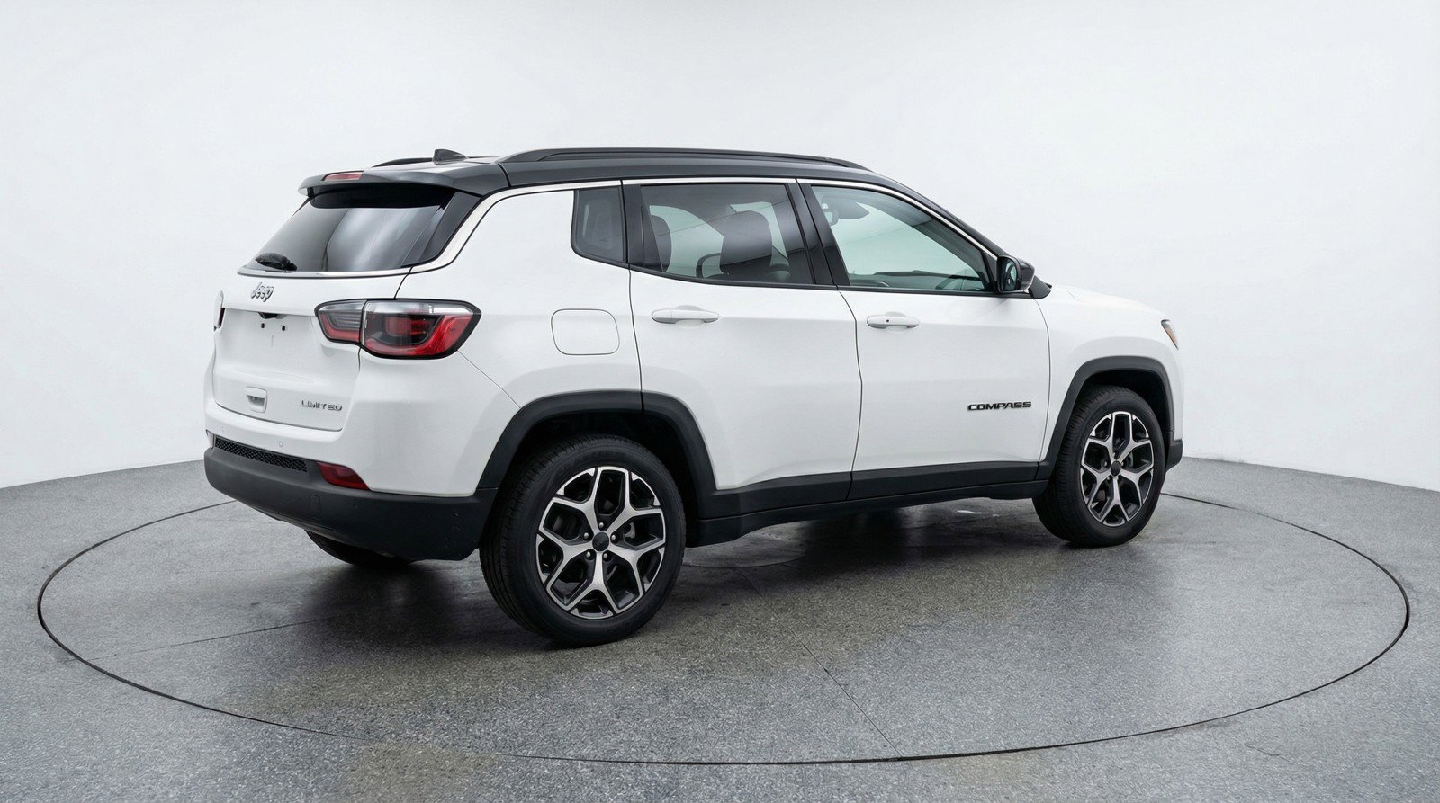 Used 2025 Jeep Compass Limited image 9