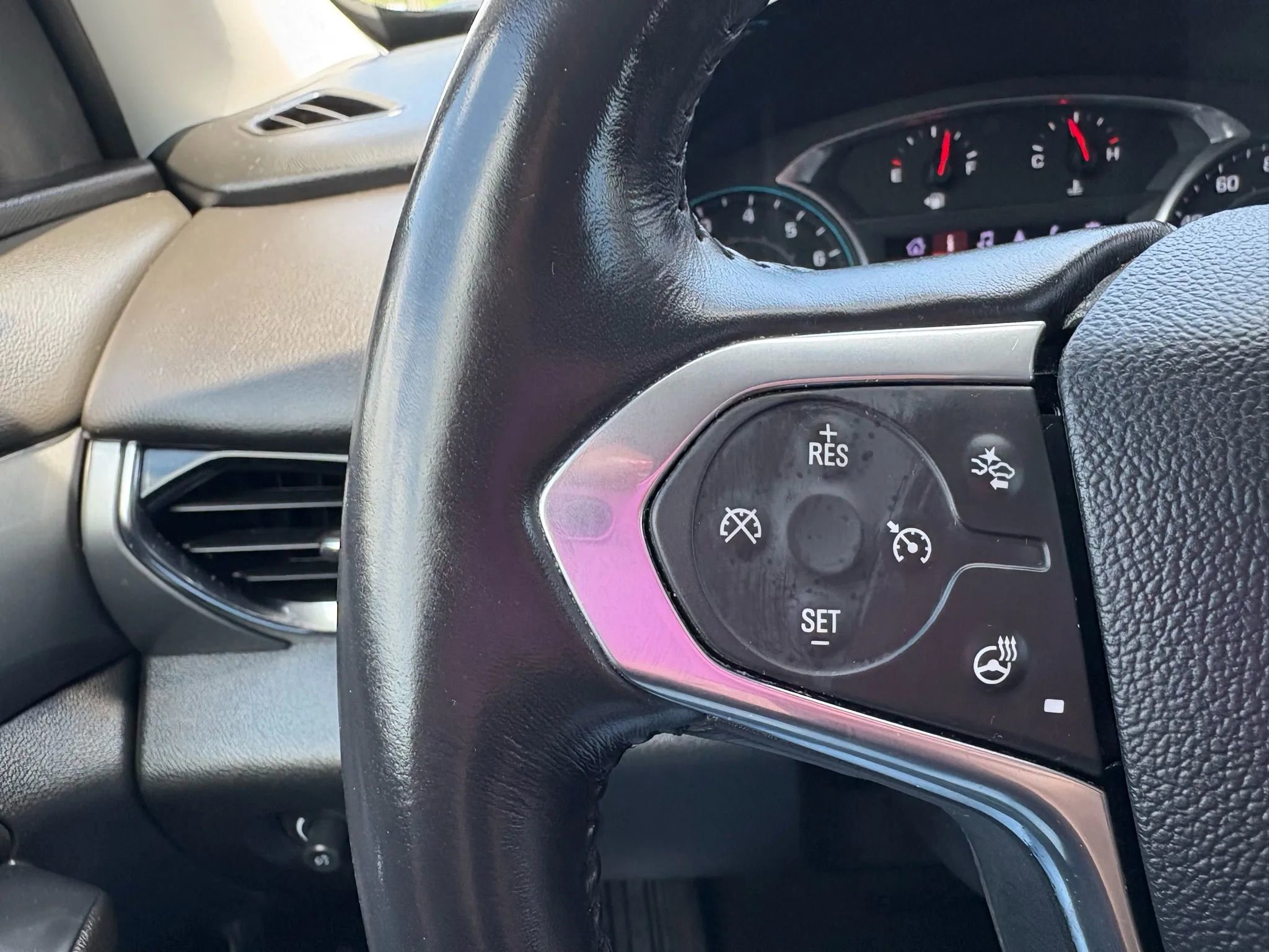 Used 2020 Chevrolet Traverse LT w/ Driver Confidence II Package image 69