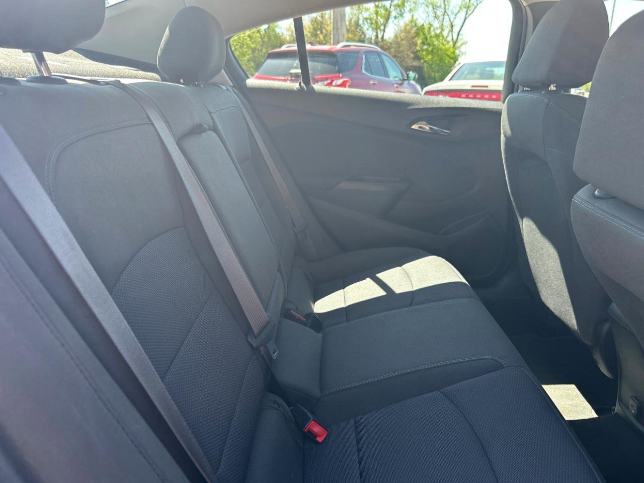 Used 2017 Chevrolet Cruze LT FWD image 22