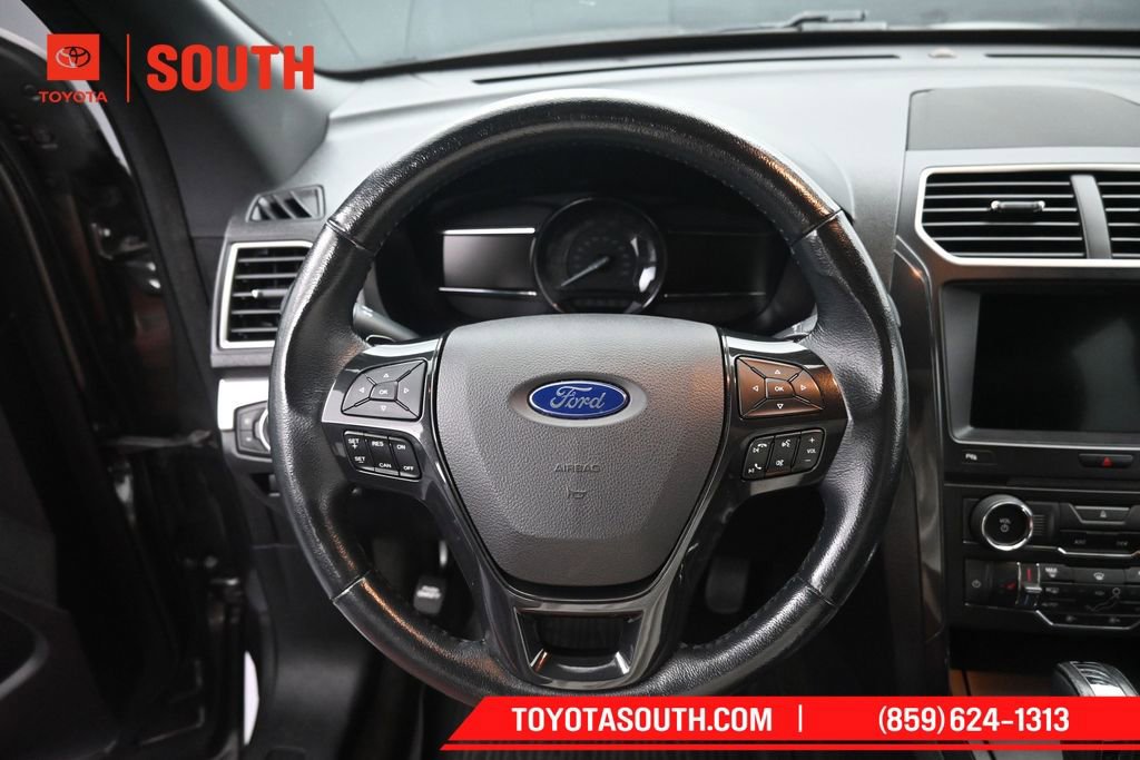 Used 2017 Ford Explorer XLT w/ Equipment Group 202A FWD image 22