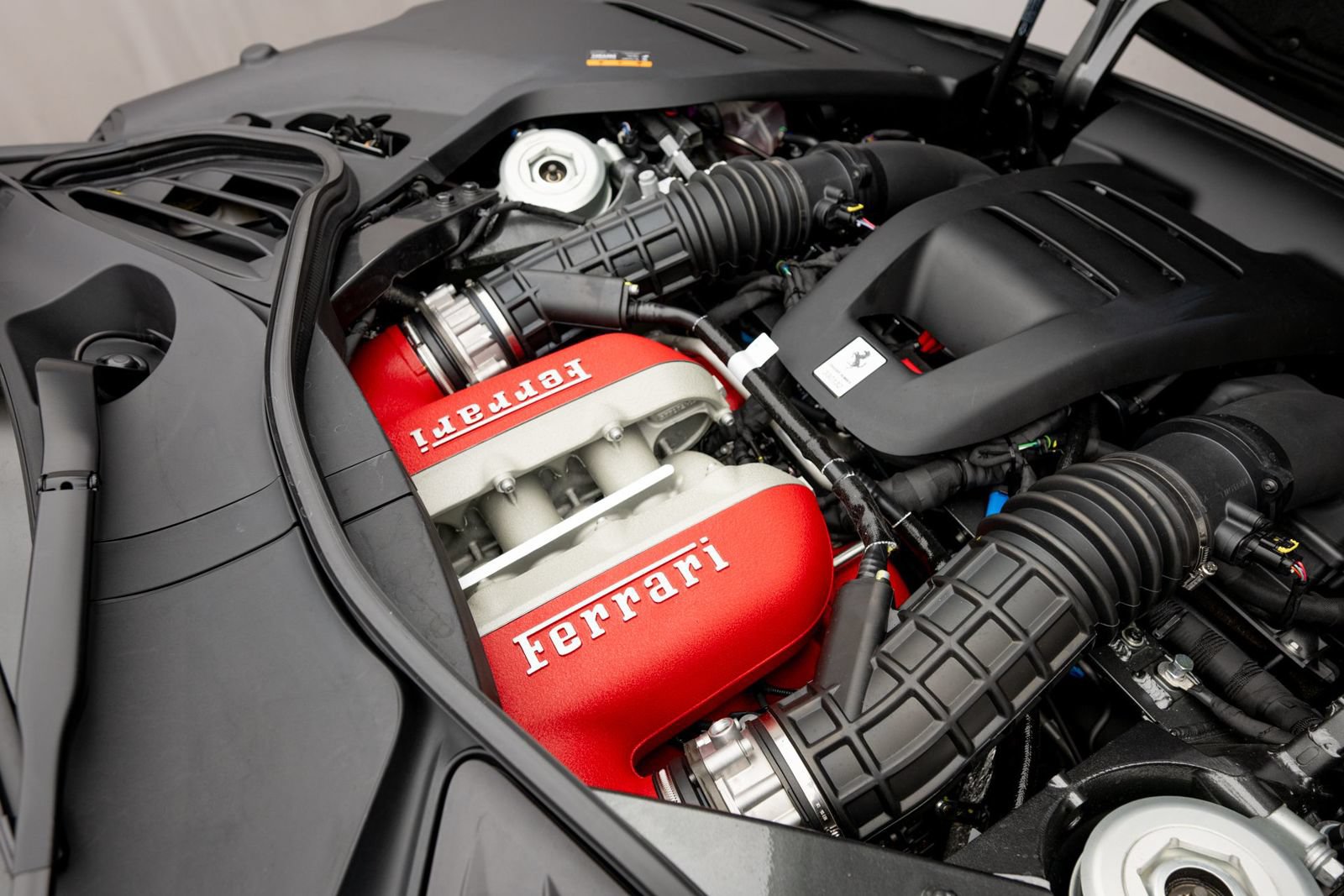 Used 2026 Ferrari Purosangue AWD/4WD image 31