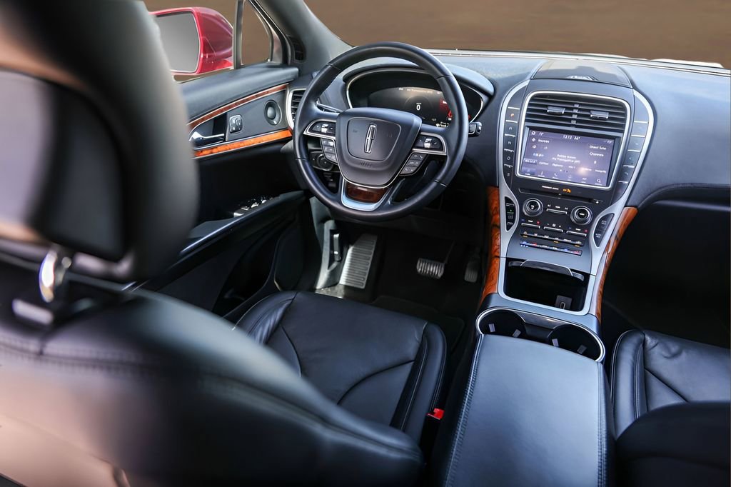 Used 2019 Lincoln Nautilus Reserve image 25